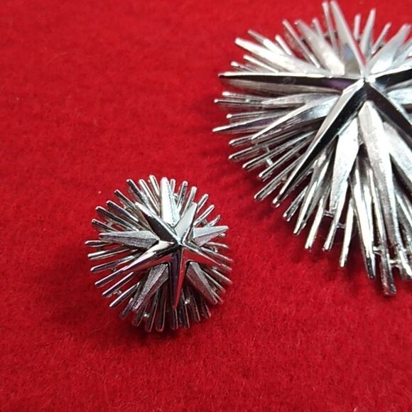 Vintage Trifari Silver Tone Metal Atomic Three Layer Star Burst Brooch/Earrings - Picture 3 of 10